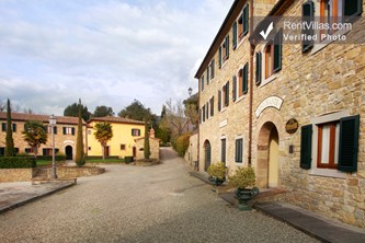Image 0 of Photos of Tuscany Apartment Rentals Near Cortona - Cortonese - Il Melo - RentVillas.com