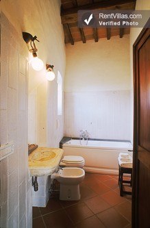 Image 12 of Photos of Tuscany Apartment in a Castle Hamlet Close to Florence - Machiavelli - Castello - RentVillas.com