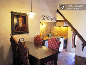 Image 16 of Photos of Tuscany Apartment in a Castle Hamlet Close to Florence - Machiavelli - Castello - RentVillas.com