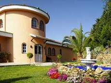 Photo of Beautiful Apartment Rental in Spain with Pool near the Coast