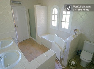 Image 16 of Photos of Villa Rental in Estepona Spain - Estepona - La Palmera - RentVillas.com