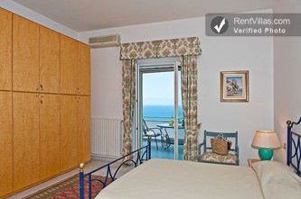 Image 38 of Photos of Amalfi Coast Villa - Villa Magestica - RentVillas.com