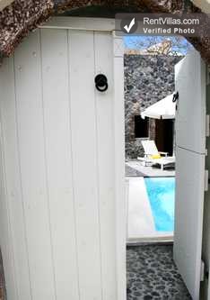 Image 9 of Photos of Villa on Santorini - Villa Petros - RentVillas.com