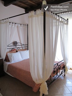 Image 17 of Photos of Greek Villa for Rent - Villa Argus - RentVillas.com