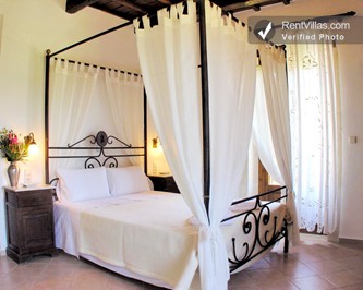 Image 28 of Photos of Greek Villa for Rent - Villa Argus - RentVillas.com