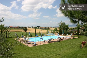Image 1 of Photos of Apartment Rental in Tuscany, Foiano della Chiana - Le Cinque Erbe - Salvia - RentVillas.com