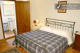 Image 9 of Photos of Apartment Rental in Tuscany, Foiano della Chiana - Le Cinque Erbe - Salvia - RentVillas.com