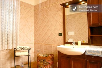 Image 13 of Photos of Apartment Rental in Tuscany, Foiano della Chiana - Le Cinque Erbe - Salvia - RentVillas.com