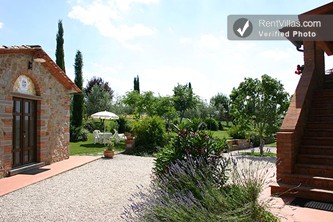 Image 18 of Photos of Apartment Rental in Tuscany, Foiano della Chiana - Le Cinque Erbe - Salvia - RentVillas.com
