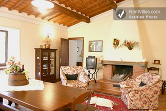 Image 4 of Photos of Apartment Rental in Tuscany, Foiano della Chiana - Le Cinque Erbe - Salvia - RentVillas.com