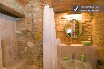 Image 11 of Photos of Self-Catering Accommodation Tuscany - Casa dei Frati - RentVillas.com