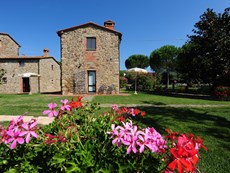 Photo of Farmhouse Rental on Tuscany-Umbria Border for Large Group