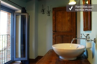 Image 32 of Photos of Villa Rental in Tuscany, Montepulciano - Villa degli Artisti - RentVillas.com