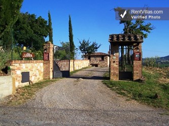 Image 28 of Photos of Farmhouse in Southern Tuscany with Pool - Podere Chianciano - RentVillas.com