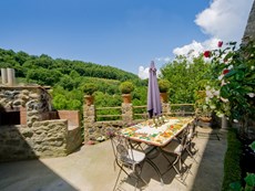 Photo 2 of Villa rental in Umbria with complimentary welcome dinner.