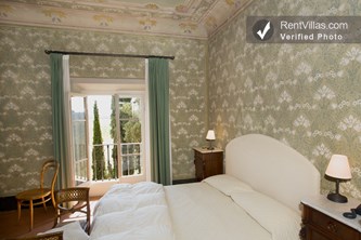 Image 15 of Photos of Large Villa Rental in Tuscany Near Florence with Pool - Villa Gialla - 20 - RentVillas.com