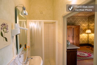 Image 21 of Photos of Beautiful Large Villa Close to Florence - Villa Gialla - 14 - RentVillas.com