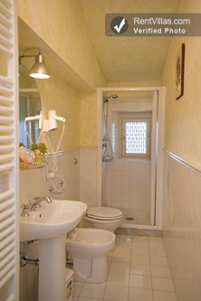 Image 24 of Photos of Beautiful Large Villa Close to Florence - Villa Gialla - 14 - RentVillas.com