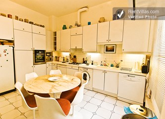 Image 22 of Photos of Apartment Rental in Paris, 8th - Champs Elysees - Le Serin - RentVillas.com