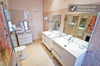 Image 37 of Photos of Apartment Rental in Paris, 8th - Champs Elysees - Le Serin - RentVillas.com