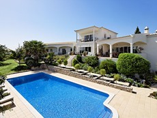 Photo of Algarve Villa Close to the Coast with Heated Pool