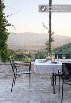 Image 2 of Photos of Villa in Umbria with Large Pool and Great Location - Casa Trevi - RentVillas.com
