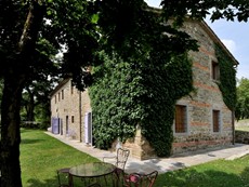 Photo of Large Farmhouse with Grounds and Pool in the Arezzo Area