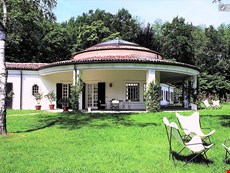Photo of Beautiful Villa with Views Close to Shore of Lake Maggiore 