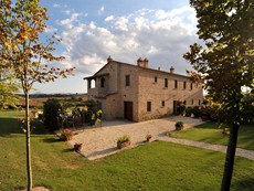 Photo of Large Tuscany Apartment in a Villa Near Town