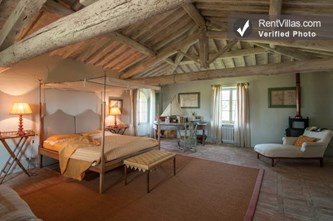 Image 38 of Photos of Large Chic Tuscany Villa with Private Guest House and Al Fresco Dining - Villa Brunello with Guest House - RentVillas.com