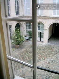 Image 17 of Photos of Paris Apartment Left Bank, Elegant and Quiet - Rue de Verneuil - RentVillas.com