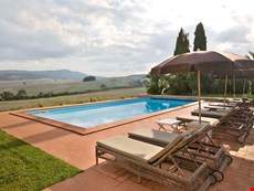 Photo of Beautiful Tuscan Hilltop Villa with a Large Pool 