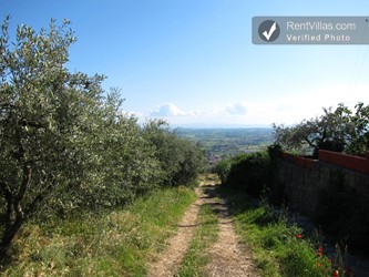 Image 29 of Photos of Apartment in Tuscany Farmhouse, Walking Distance to Cortona - Adriana 1 - RentVillas.com
