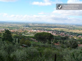 Image 28 of Photos of Apartment in Tuscany Farmhouse, Walking Distance to Cortona - Adriana 1 - RentVillas.com