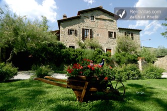 Image 0 of Photos of Apartment in Tuscany Farmhouse, Walking Distance to Cortona - Adriana 1 - RentVillas.com