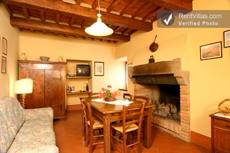 Image 2 of Photos of Apartment in Tuscany Farmhouse, Walking Distance to Cortona - Adriana 1 - RentVillas.com