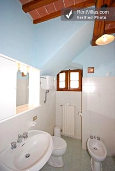Image 12 of Photos of Apartment in Tuscany Farmhouse, Walking Distance to Cortona - Adriana 1 - RentVillas.com