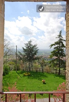 Image 15 of Photos of Apartment in Tuscany Farmhouse, Walking Distance to Cortona - Adriana 1 - RentVillas.com