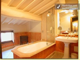 Image 21 of Photos of Luxury Castle in Southern Tuscany - Castello Granduca - RentVillas.com